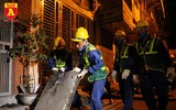 Trắng đêm hút bùn, làm sạch cống quanh nhà máy Rạng Đông